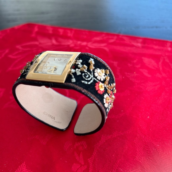 Unique Rare Ladies Watch - Picture 4 of 4